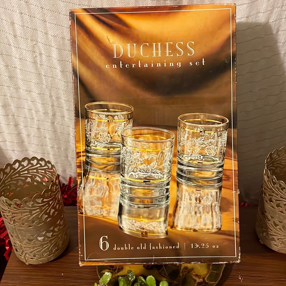 NIB (ORIGINALBOX..”CIRCLEWARE”DUCHESS SIX-DBL. OLD FASHIONED..13.25 oz.ETCHED